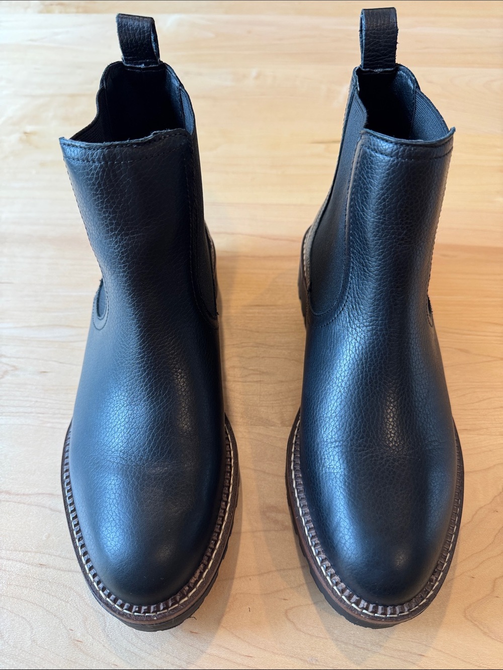 Women’s Caslon Water Resistant Chelsea Boot in Black size 8 Nordstrom Brand - Picture 3 of 6